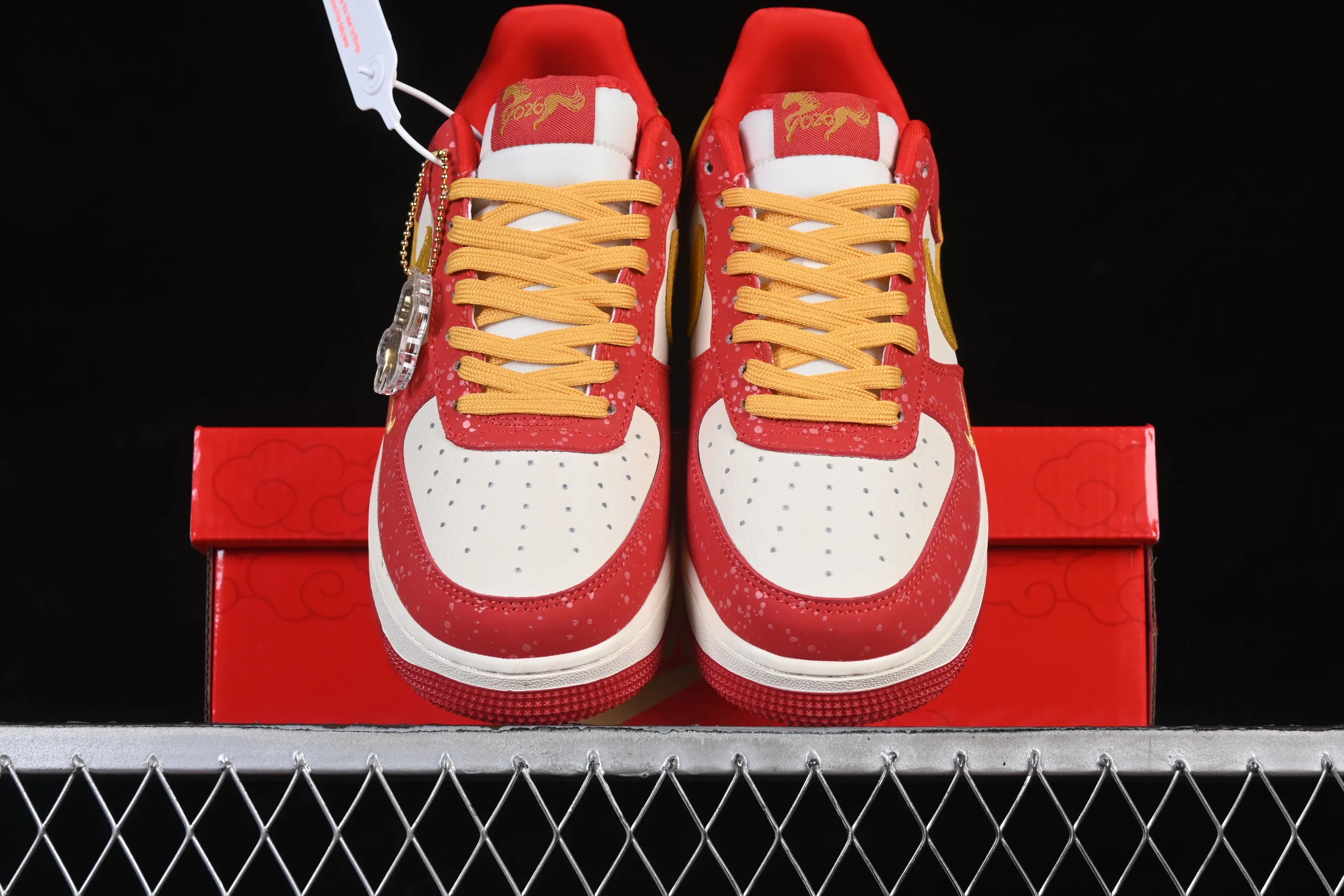 All Categories Nk Air Force 1 Air Force Series Nk Air Force 1 Low Air Force Low Nike Air Force 1'07 Low Limited Edition for the Year of the Horse White, Red and Gold Splashed Ink Air Force 1 Low-top Casual Sneakers DF0188-131